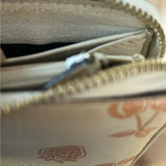 Authentic GUCCI GG Marmont Leather Berry Cherry Strawberry Long Zip Wallet - Picture 7 of 7